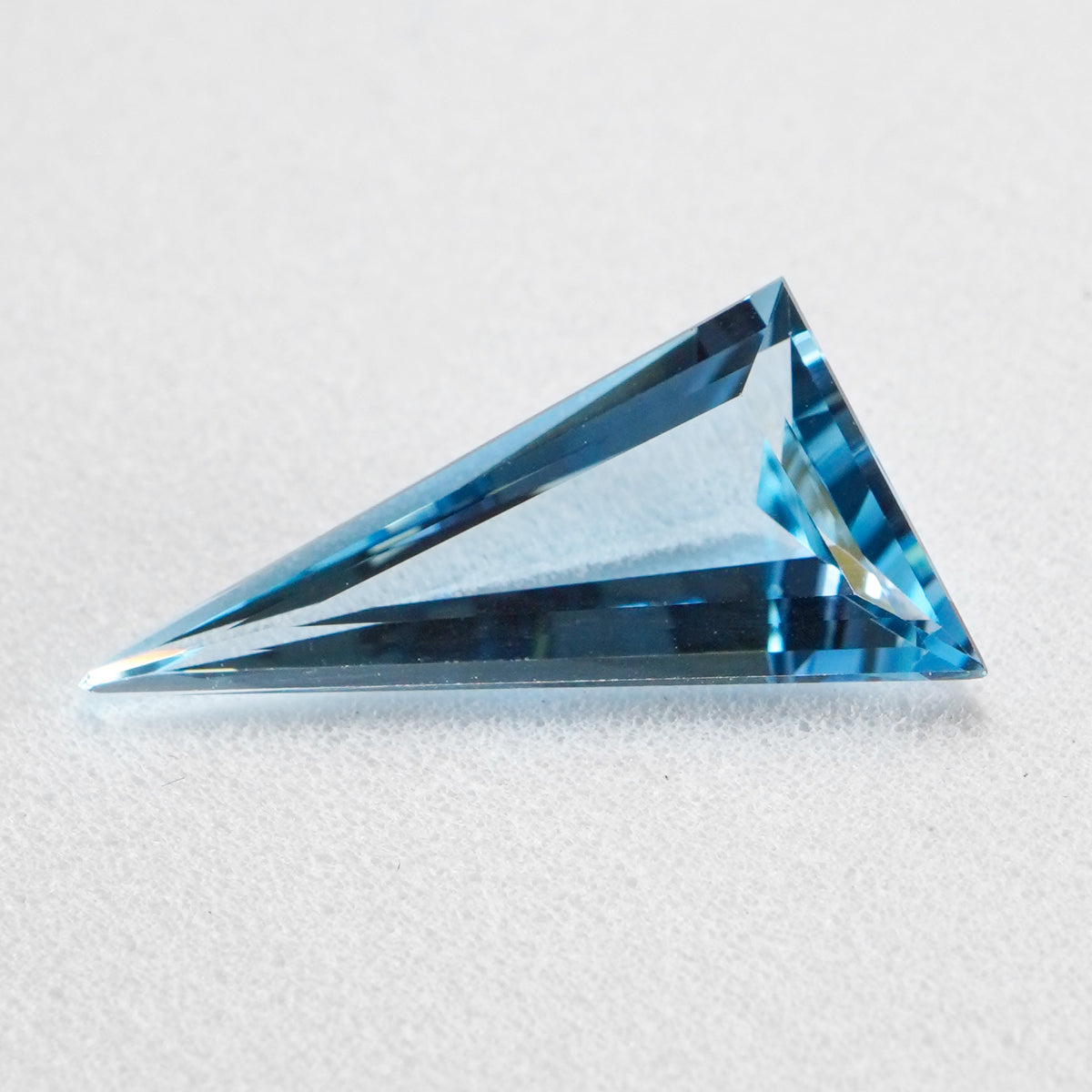 Triangular Santa Maria Aquamarine (3.14 cts)