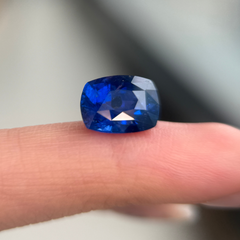 Ceylon Royal Blue Sapphire (4.58 cts)