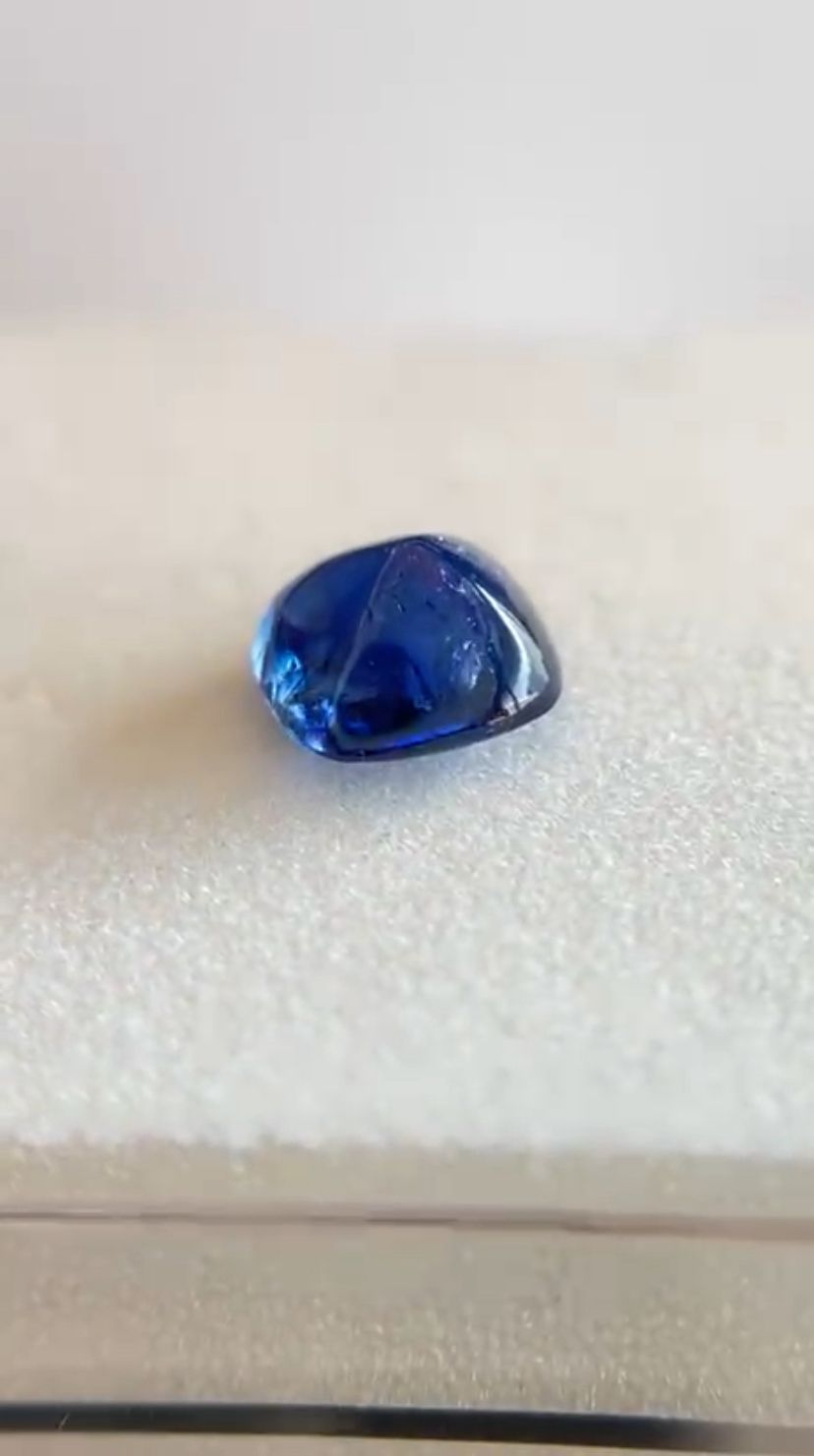 Royal Blue Sapphire Deal (2.88 cts)