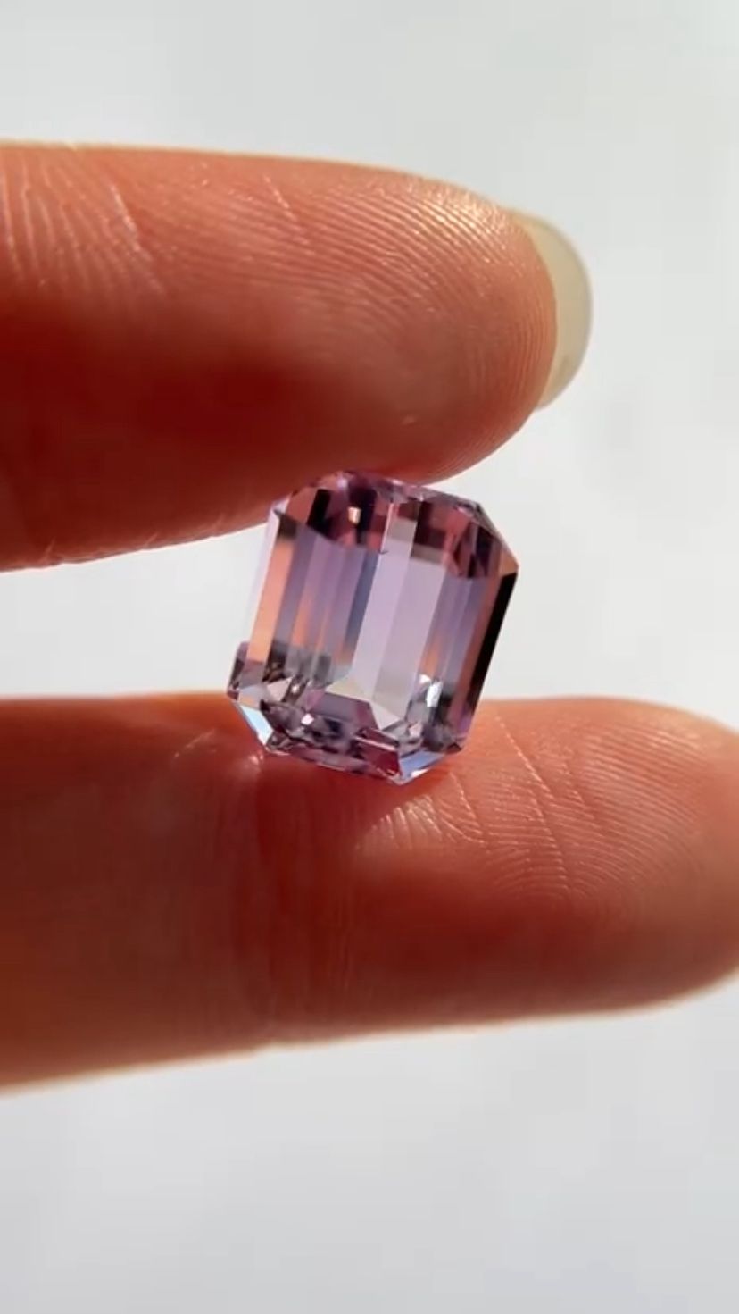 Hot Pink Kunzite Deal (11.45 cts)