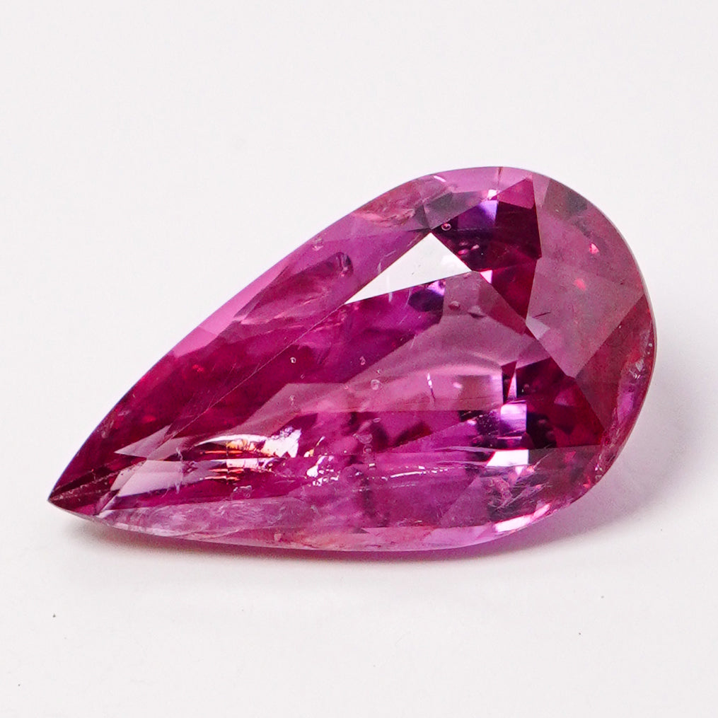 Vivid Pink No-Heat Sapphire (3.02 cts)